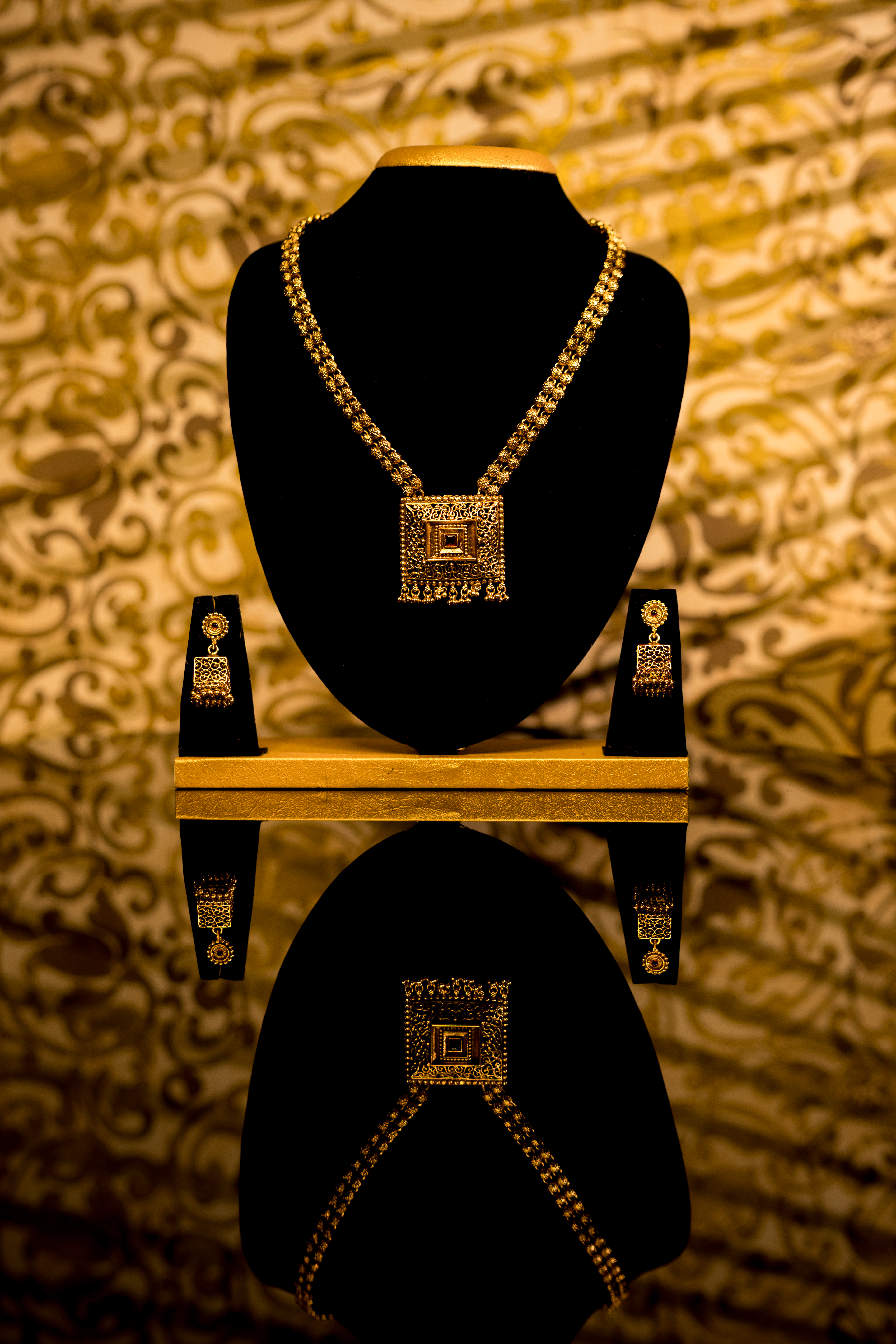 unique aaram with jumkas